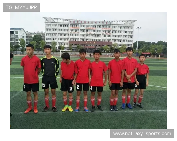 岳阳队足球崛起之路：从草根到职业的奋斗与突破